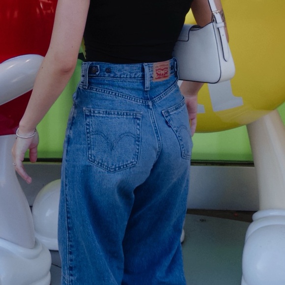 Levi's Light Blue Barrel Cinch Waist - Picture 2 of 4